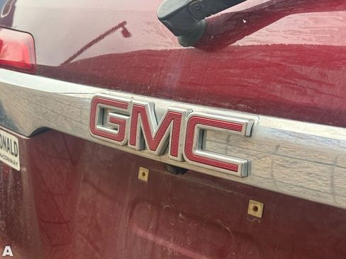 Used 2018 GMC Acadia SLT image 13