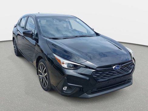 Used 2025 Subaru Impreza 2.0i Sport image 3