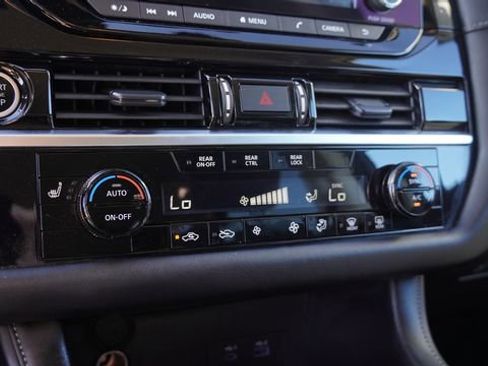 Used 2024 Nissan Pathfinder SV image 26