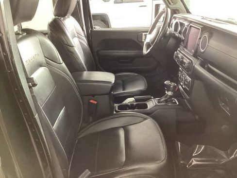 Used 2020 Jeep Wrangler Unlimited Sahara AWD/4WD image 18