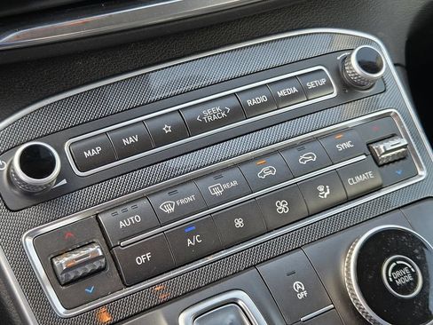 Used 2023 Hyundai Santa Fe SEL FWD image 19