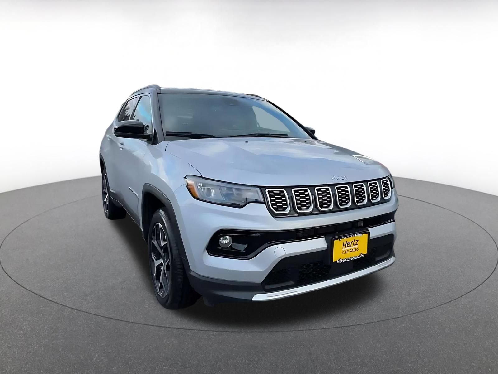 Used 2025 Jeep Compass Limited AWD/4WD image 3