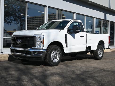Used 2026 Ford F250 XL w/ XL Chrome Package image 1