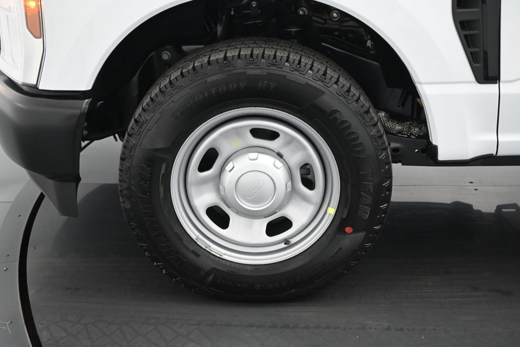 New 2027 Ford F350 XL w/ XL Chrome Package RWD image 17