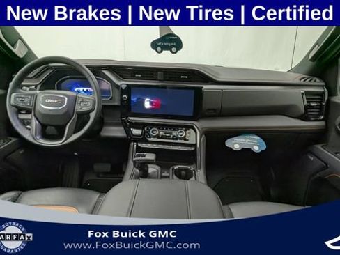 Used 2024 GMC Sierra 1500 AT4 w/ Technology Package AWD/4WD image 12