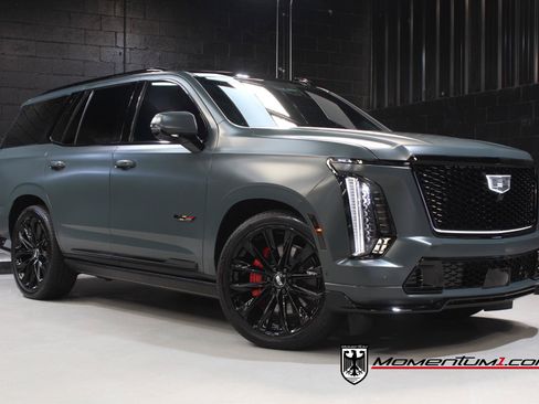 Used 2026 Cadillac Escalade V w/ LPO, ONYX Package AWD/4WD image 1