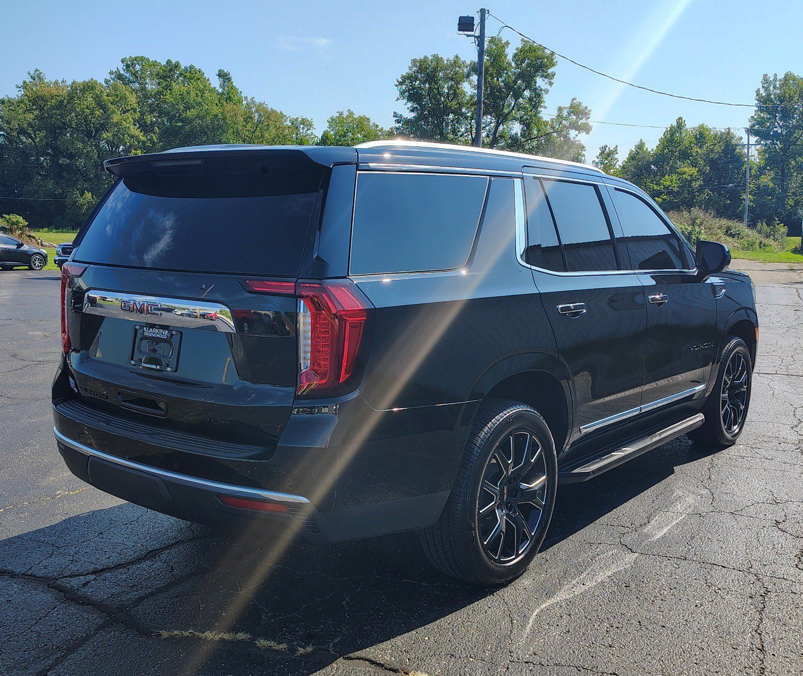 Used 2023 GMC Yukon SLT AWD/4WD image 5