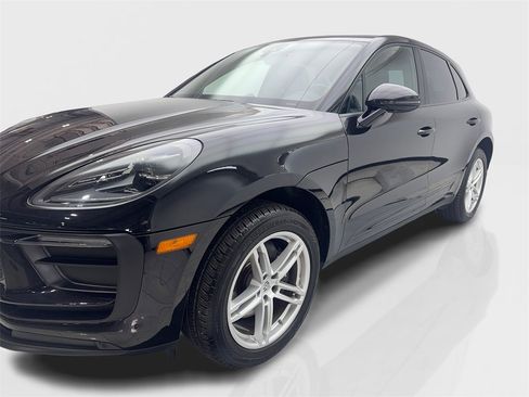 Used 2023 Porsche Macan image 11