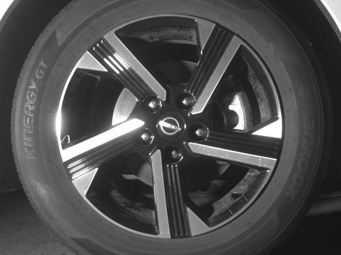 Used 2025 Nissan Sentra SV image 13