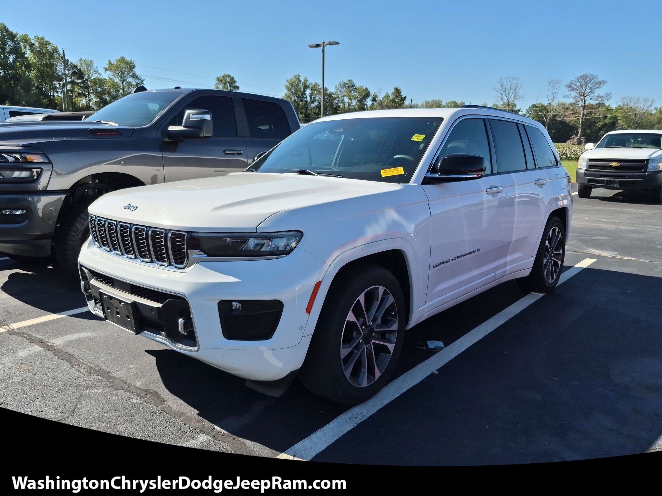 Used 2023 Jeep Grand Cherokee Overland AWD/4WD image 1