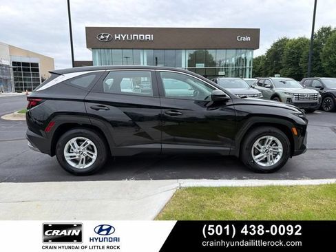 Certified 2025 Hyundai Tucson SE FWD image 1