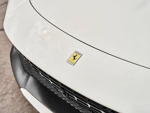 Used 2022 Ferrari Roma RWD image 7