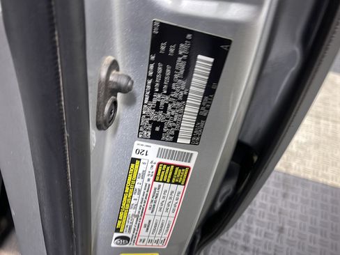 Used 2020 Toyota Sienna XLE FWD image 27