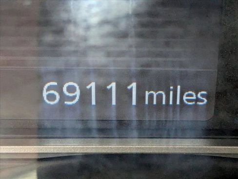 Used 2021 Nissan Versa SV image 14