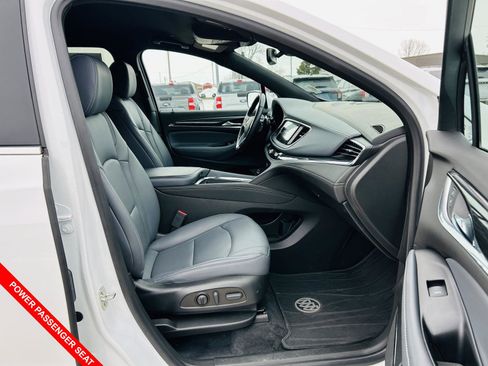 Used 2023 Buick Enclave Essence image 35