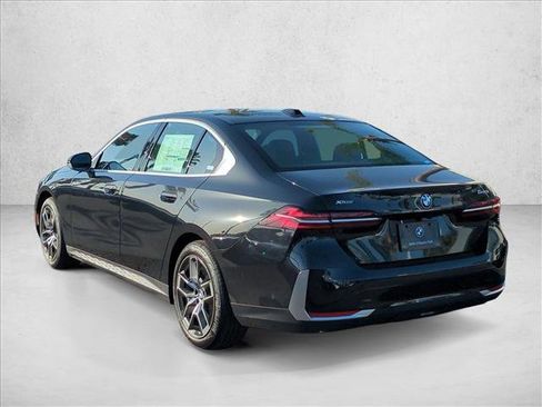 New 2026 BMW 540i xDrive w/ Premium Package AWD/4WD image 9