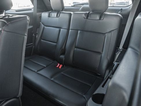 Used 2025 Ford Explorer ST-Line w/ ST-Line Street Pack image 39