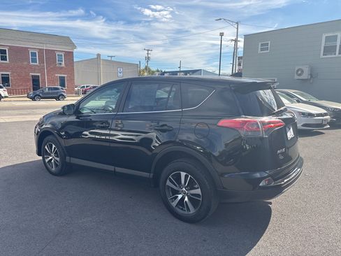 Used 2018 Toyota RAV4 XLE image 2
