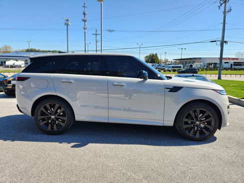 Certified 2025 Land Rover Range Rover Sport Dynamic SE image 6