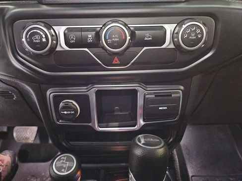 Used 2020 Jeep Gladiator Sport w/ Trailer Tow Package AWD/4WD image 19