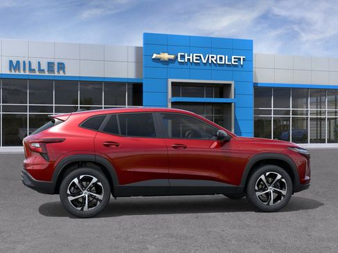 New 2026 Chevrolet Trax RS w/ Driver Confidence Package image 5