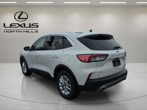 Used 2020 Ford Escape SE image 7