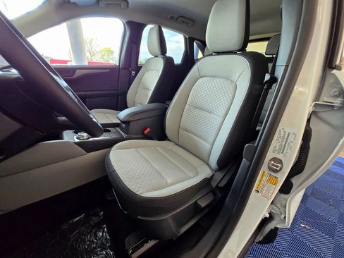 New 2025 Ford Escape Active w/ Cold Weather Package image 9