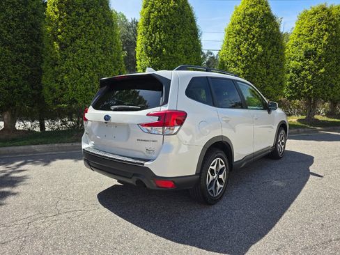 Used 2021 Subaru Forester Premium image 5