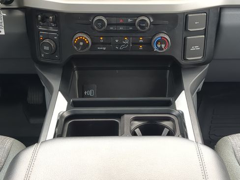 Certified 2025 Ford F250 XLT AWD/4WD image 17