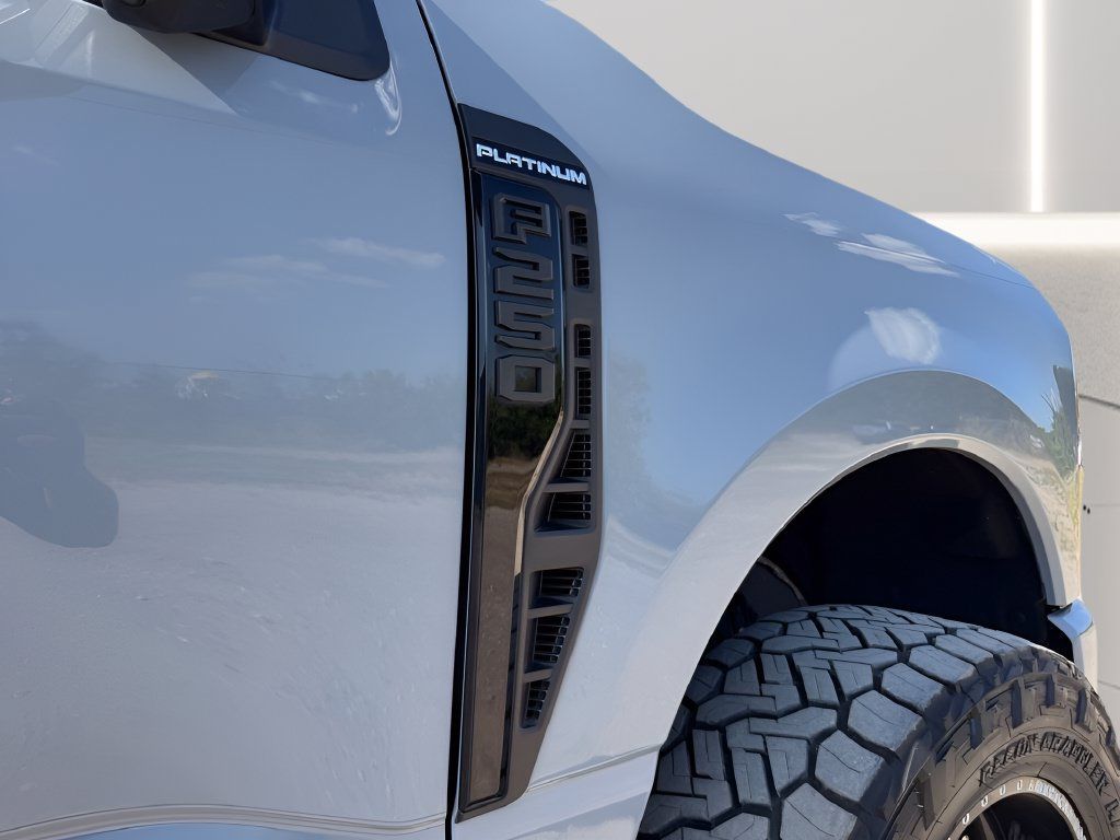 Used 2025 Ford F250 Platinum AWD/4WD image 29