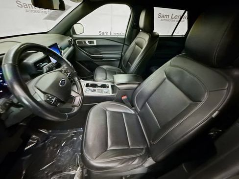 Used 2020 Ford Explorer XLT w/ Equipment Group 202A image 21