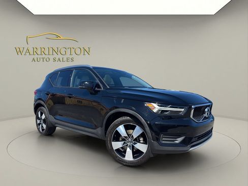 Used 2019 Volvo XC40 T5 Momentum AWD/4WD image 1