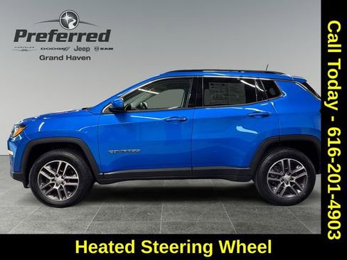 Used 2017 Jeep Compass Latitude w/ Cold Weather Group image 9
