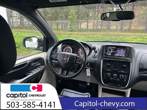 Used 2017 Dodge Grand Caravan SXT image 13