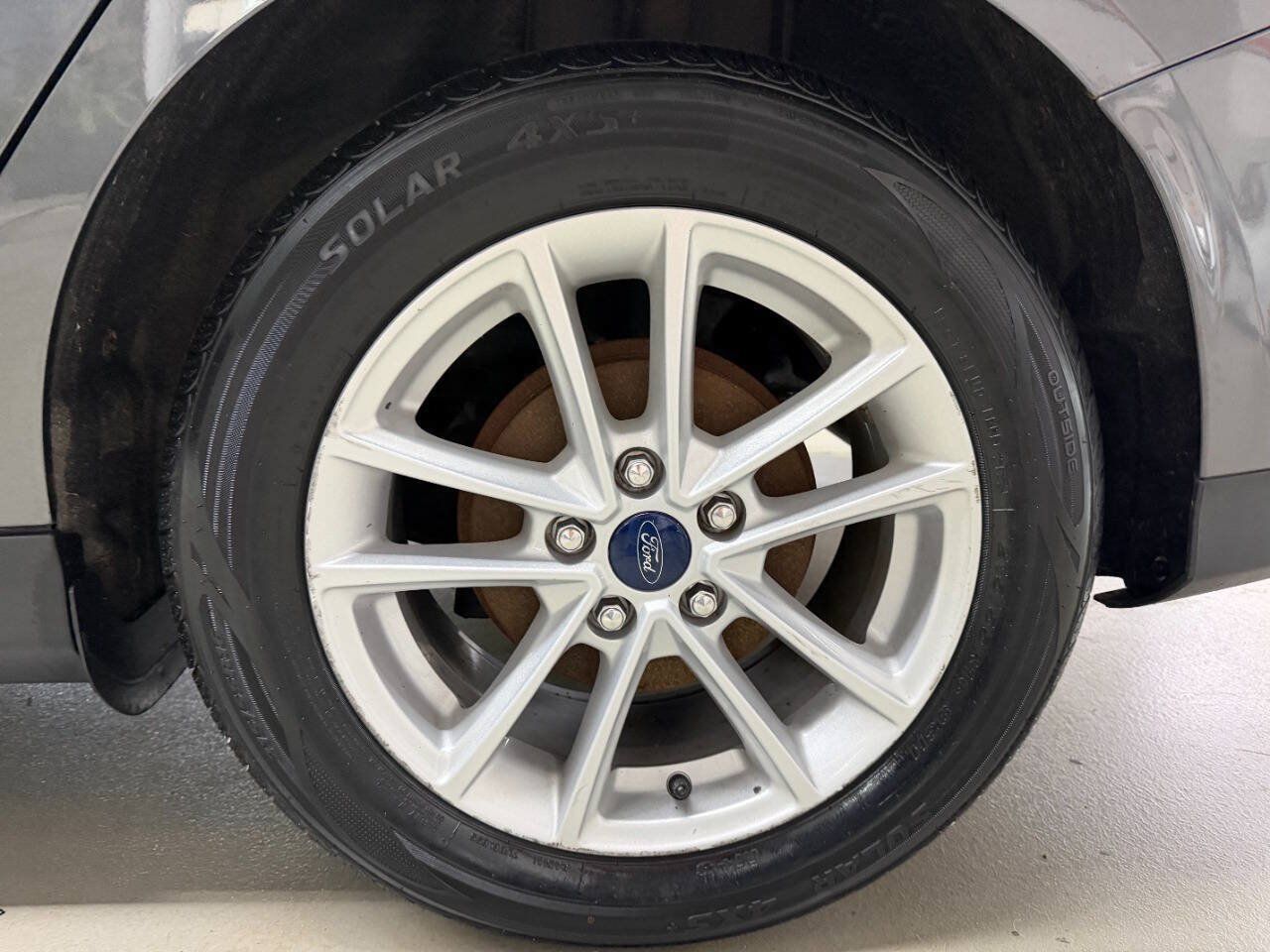 Used 2017 Ford Focus SE FWD image 29