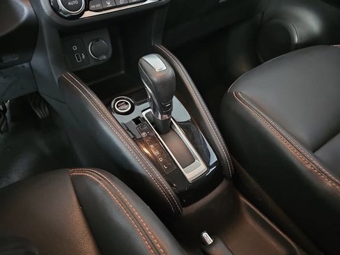 Used 2020 Nissan Kicks SR w/ SR Premium Package FWD image 22