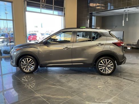 Used 2024 Nissan Kicks SR image 4