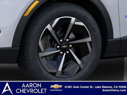 New 2026 Chevrolet Equinox EV LT image 9