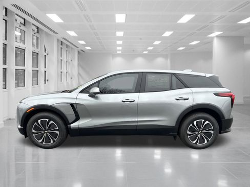 New 2026 Chevrolet Blazer EV LT image 8