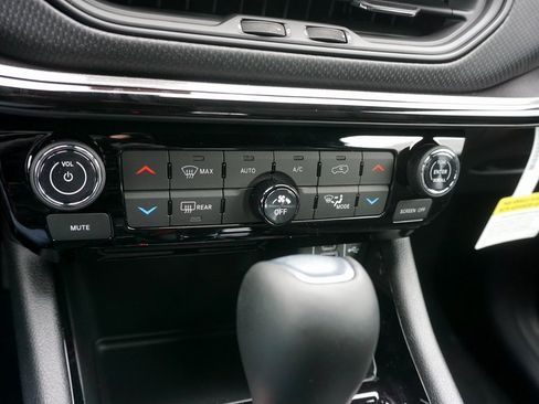 New 2026 Jeep Compass Limited image 13