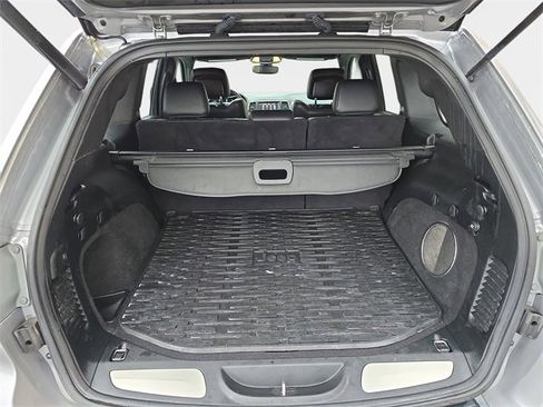 Used 2018 Jeep Grand Cherokee Limited image 14