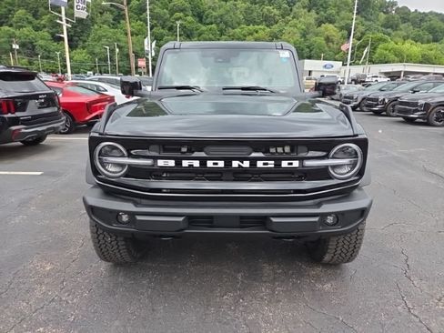 New 2026 Ford Bronco Outer Banks w/ Sasquatch Package AWD/4WD image 2