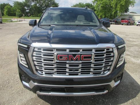 New 2026 GMC Yukon XL Denali w/ Denali Reserve Package AWD/4WD image 10