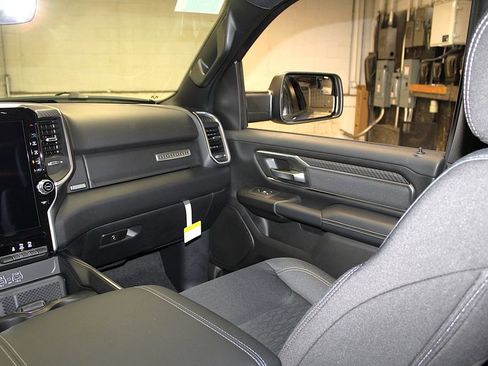 New 2026 RAM 1500 4x4 Crew Cab image 34