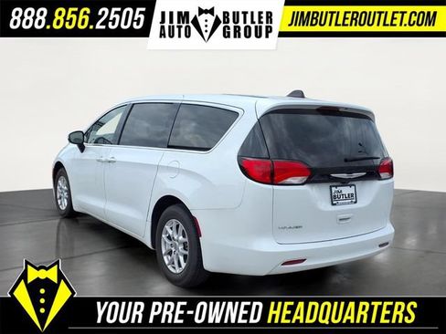 Used 2023 Chrysler Voyager LX FWD image 2