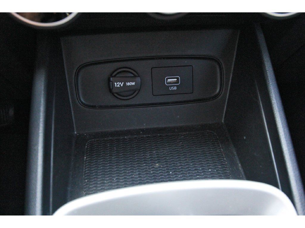 Used 2021 Hyundai Venue SE FWD image 29