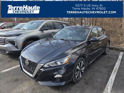 Used 2019 Nissan Altima 2.5 SV image 1