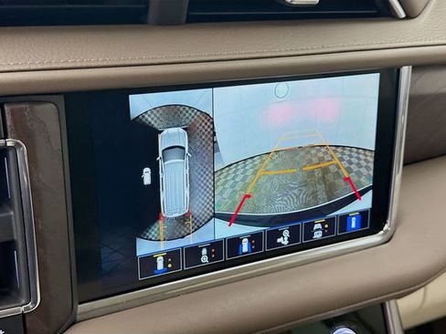 Used 2023 GMC Yukon Denali image 16
