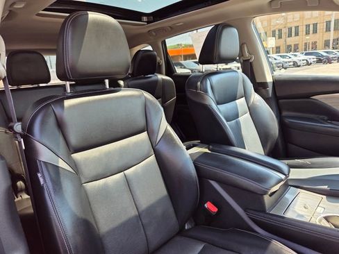Used 2017 Nissan Murano Platinum w/ Platinum Technology Package AWD/4WD image 16