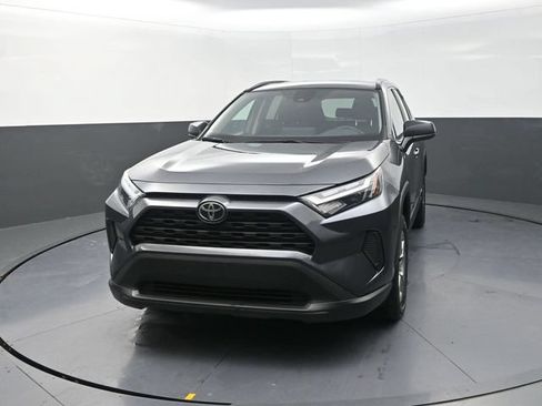 Used 2025 Toyota RAV4 LE AWD/4WD image 2
